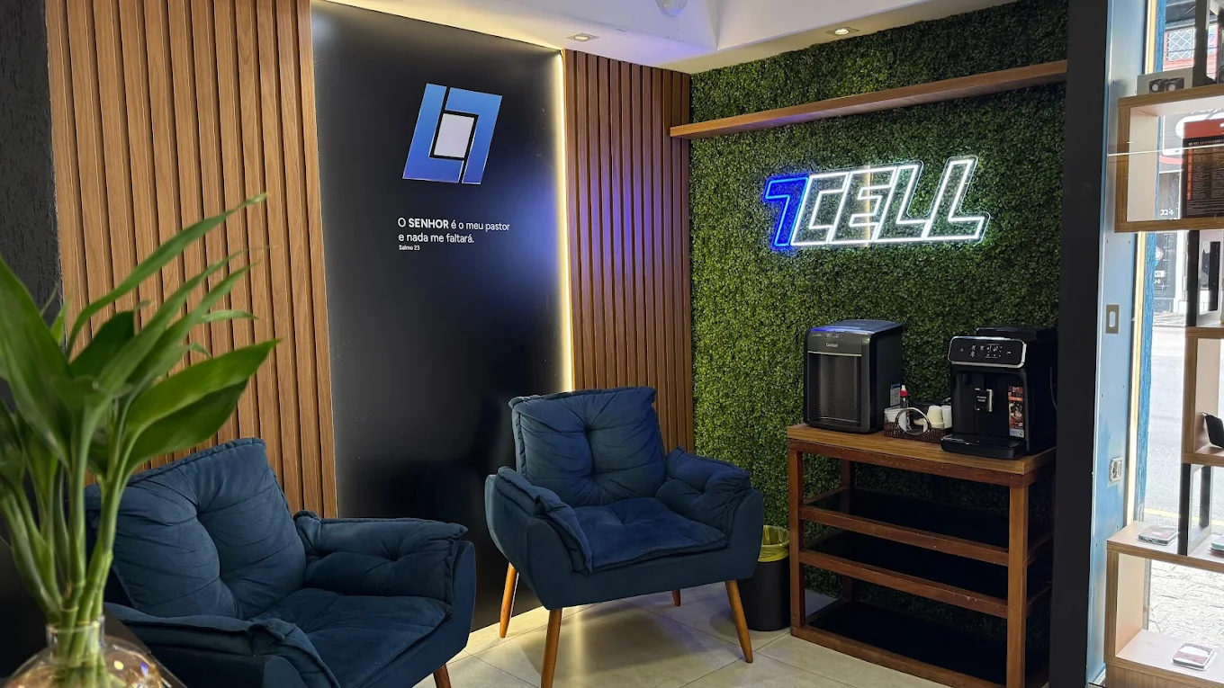 Segunda foto da loja física 7CELL em Curitiba